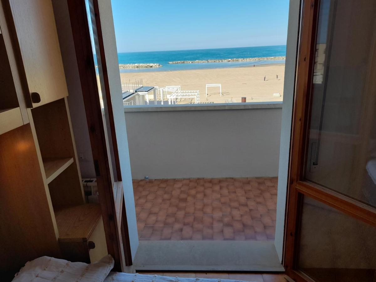Appartamento Vista Mare Viserbella, Vicissimo Alla Fiera リミニ エクステリア 写真