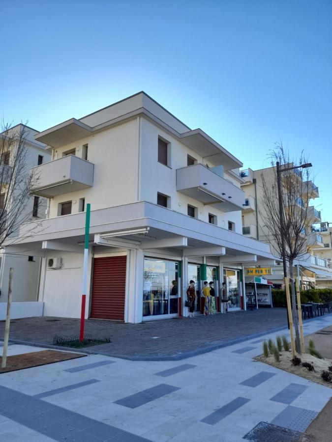 Appartamento Vista Mare Viserbella, Vicissimo Alla Fiera リミニ エクステリア 写真